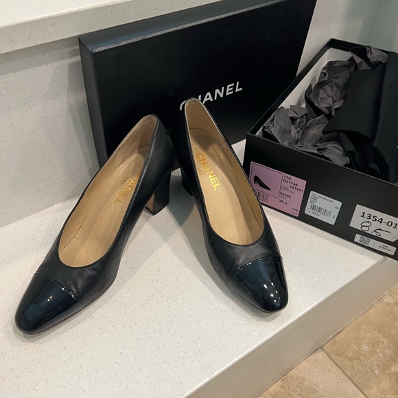 Purchased thru the RealReal too late to return didn’t like them - Picture 2 of 4